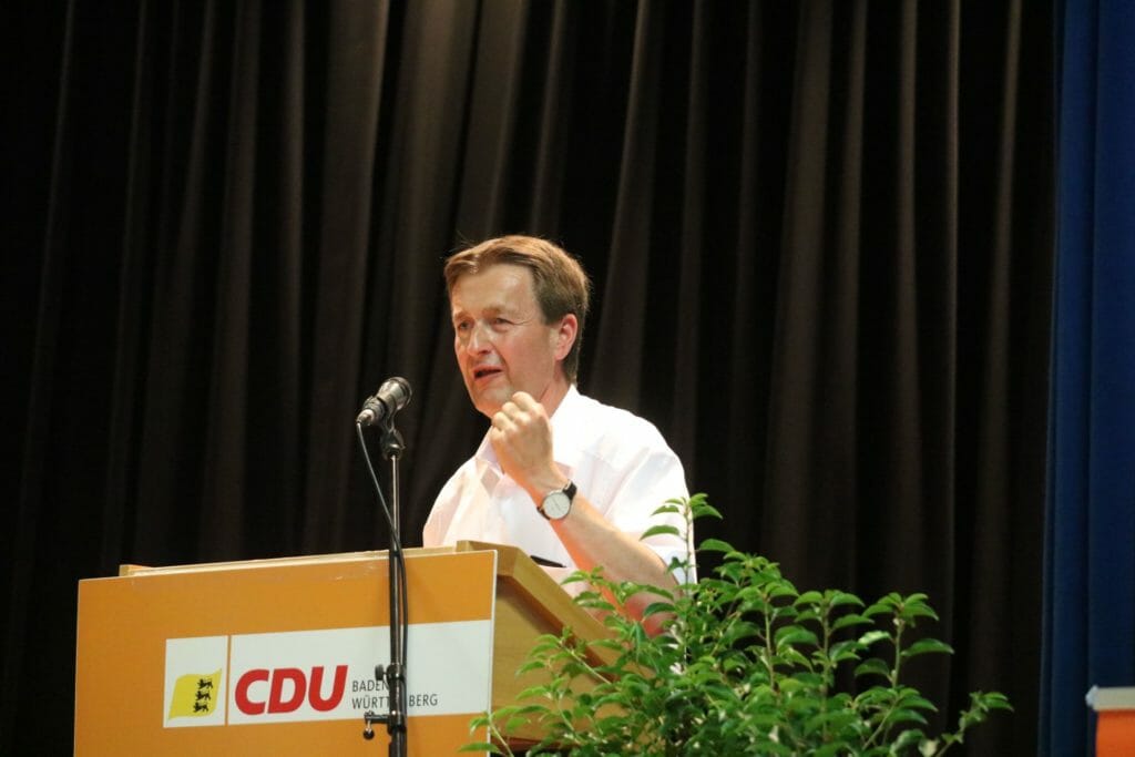 Roland Tralmer bei einer Rede auf einer CDU-Veranstaltung. Starke politische Stimme auch überregional. Kritisch auch in der eigenen Partei.
